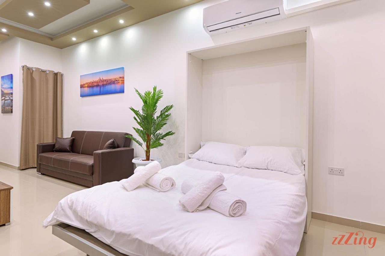 Luxurious Duplex Seafront Apt W Amazing Sea Views Birżebbuġa Екстериор снимка