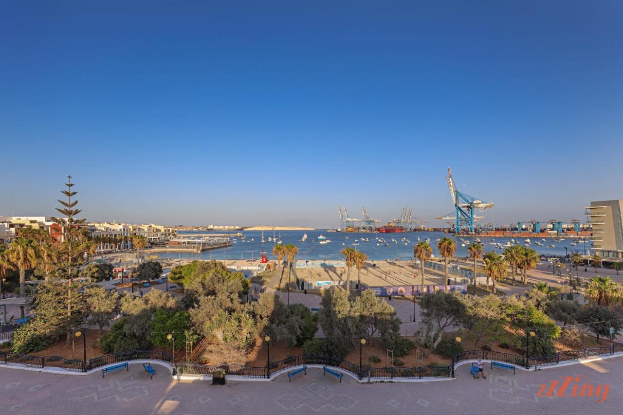 Luxurious Duplex Seafront Apt W Amazing Sea Views Birżebbuġa Екстериор снимка