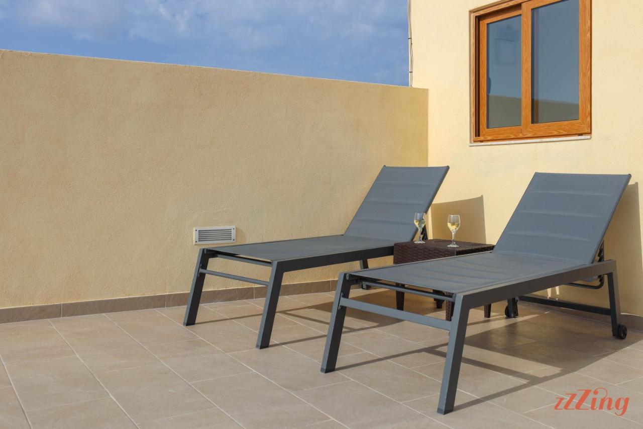 Luxurious Duplex Seafront Apt W Amazing Sea Views Birżebbuġa Екстериор снимка
