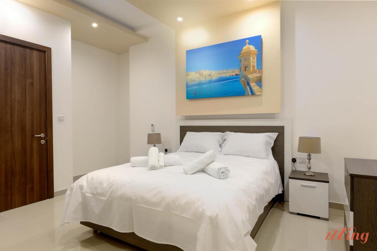 Luxurious Duplex Seafront Apt W Amazing Sea Views Birżebbuġa Екстериор снимка