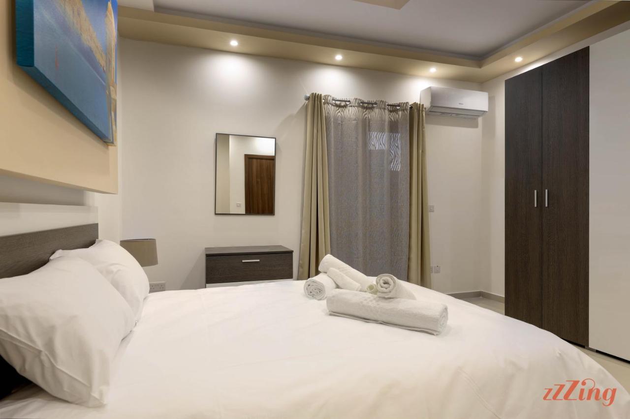Luxurious Duplex Seafront Apt W Amazing Sea Views Birżebbuġa Екстериор снимка