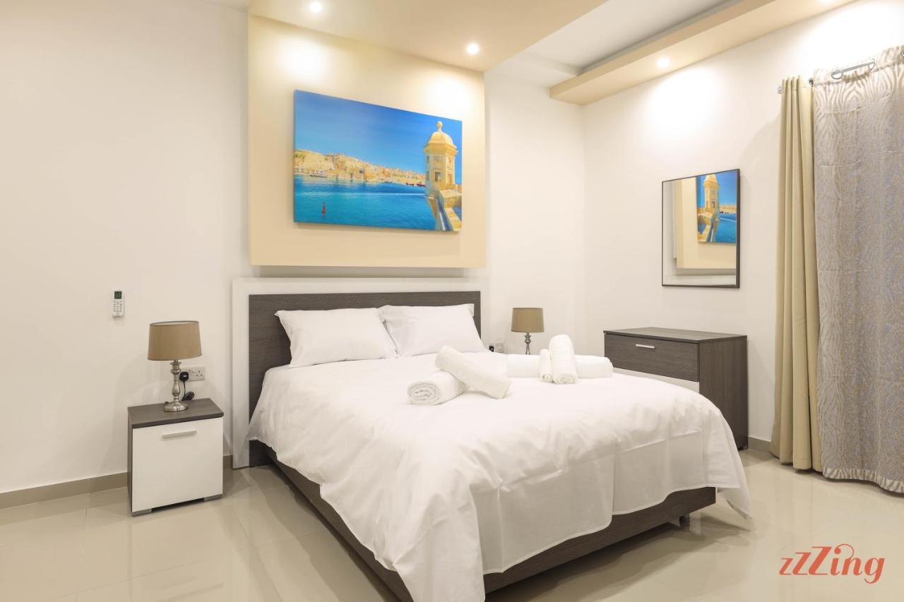 Luxurious Duplex Seafront Apt W Amazing Sea Views Birżebbuġa Екстериор снимка