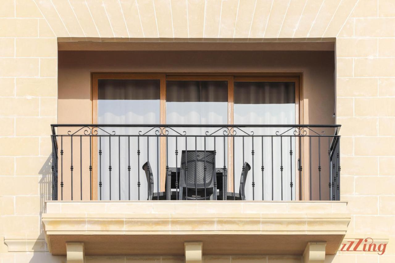 Luxurious Duplex Seafront Apt W Amazing Sea Views Birżebbuġa Екстериор снимка